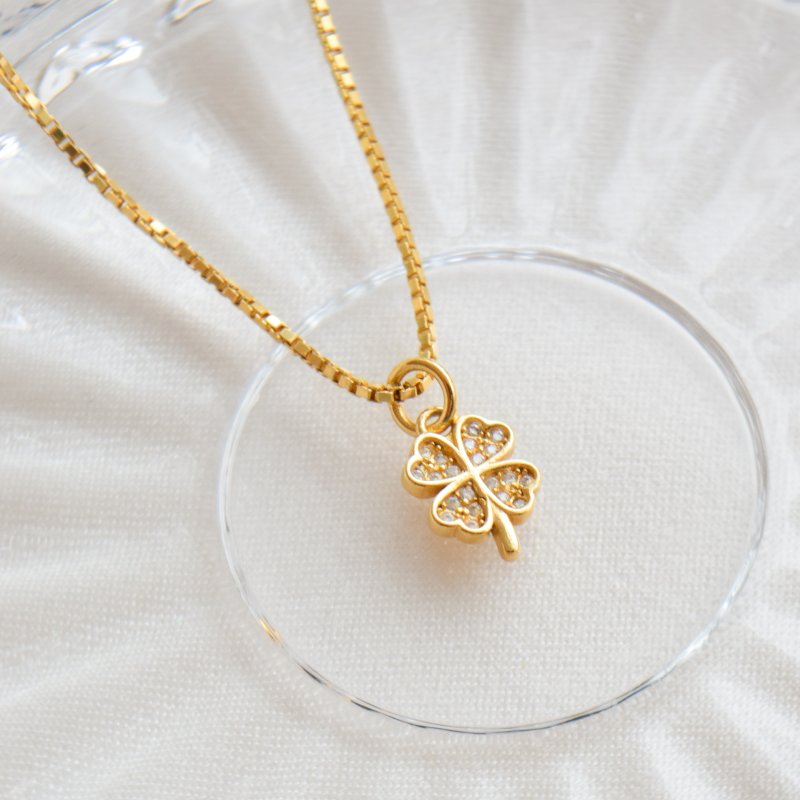 "Wish" gold fourclover necklace with stones