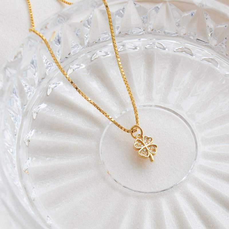 "Wish" gold fourclover necklace with stones