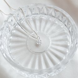 "Wish" s�lv firkl�ver halsk�de med sten