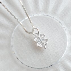 "Wish" s�lv firkl�ver halsk�de med sten