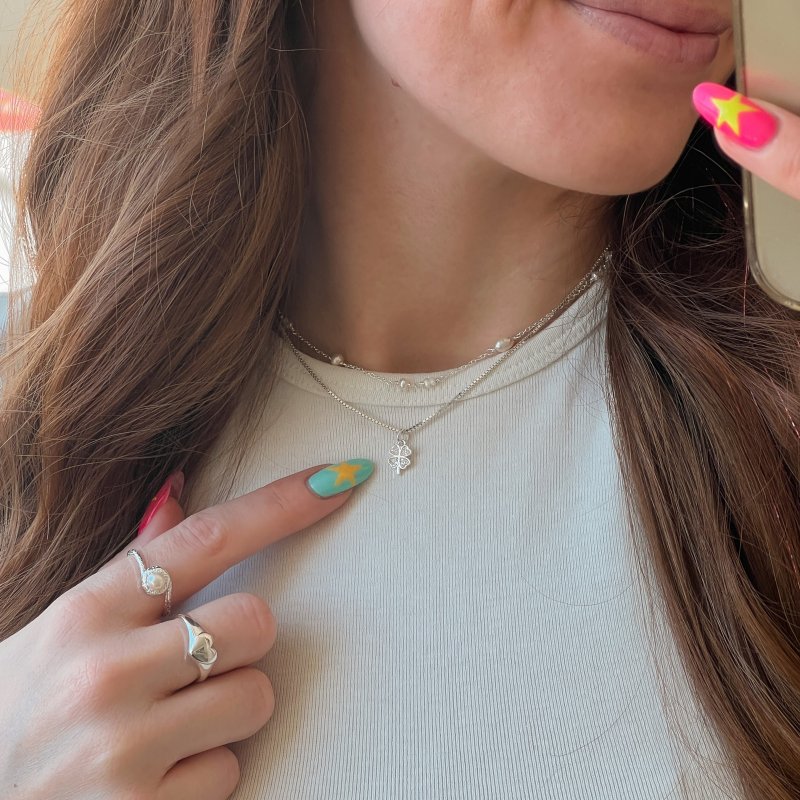 "Wish" s�lv firkl�ver halsk�de med sten