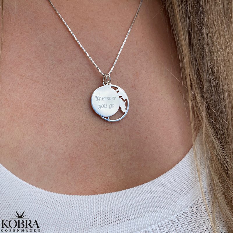 "World" silver necklace with round pendant including personalized engraving!