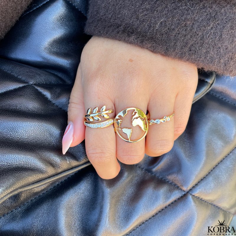 Wonderful "World" ring i 18 karat forgyldt