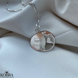 Studentersmykke med "World" i slv