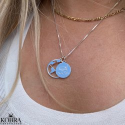 Studentersmykke med "World" i slv