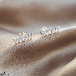 Wow/Mom earring in sterling silver