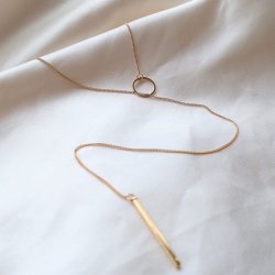 "Yoko" 18k forgyldt halsk�de med cirkel