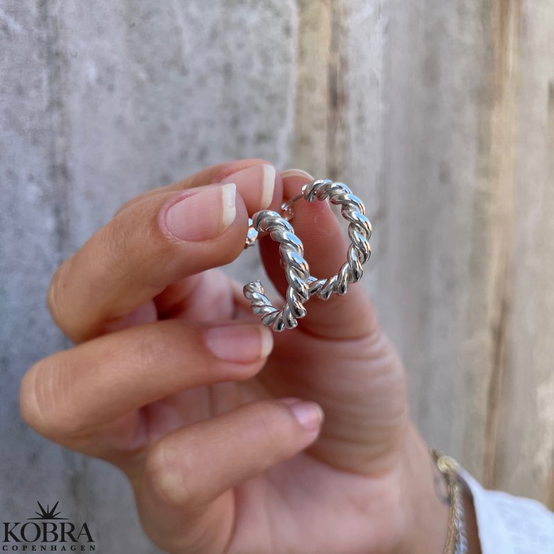 "Zilla" snoet hoops i sterling slv