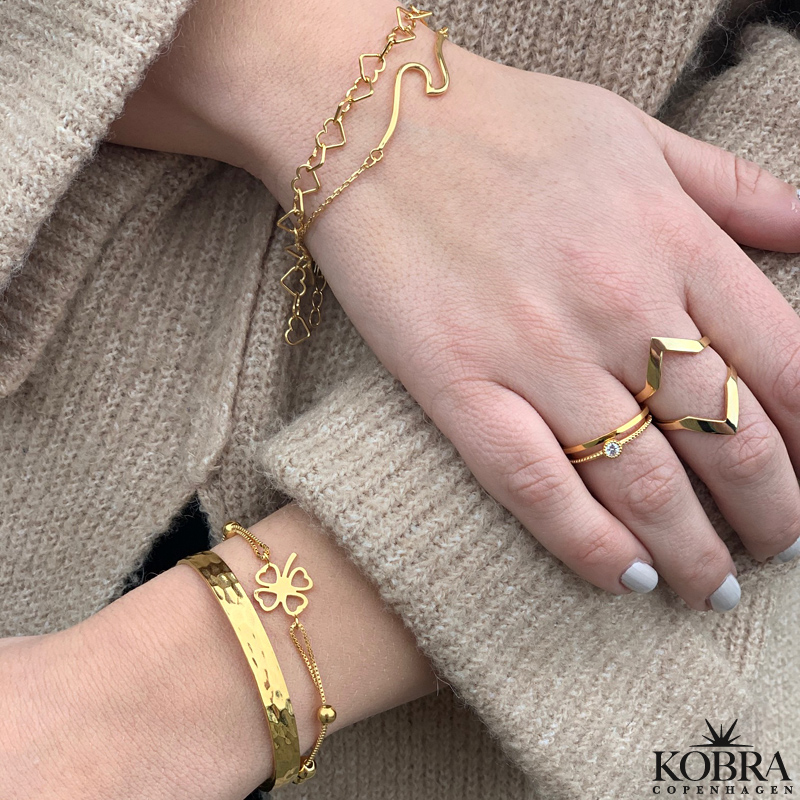 Fortuna four-leaf clover bracelet with gold balls in gold-plated - Gold  bracelets - KOBRA copenhagen ApS